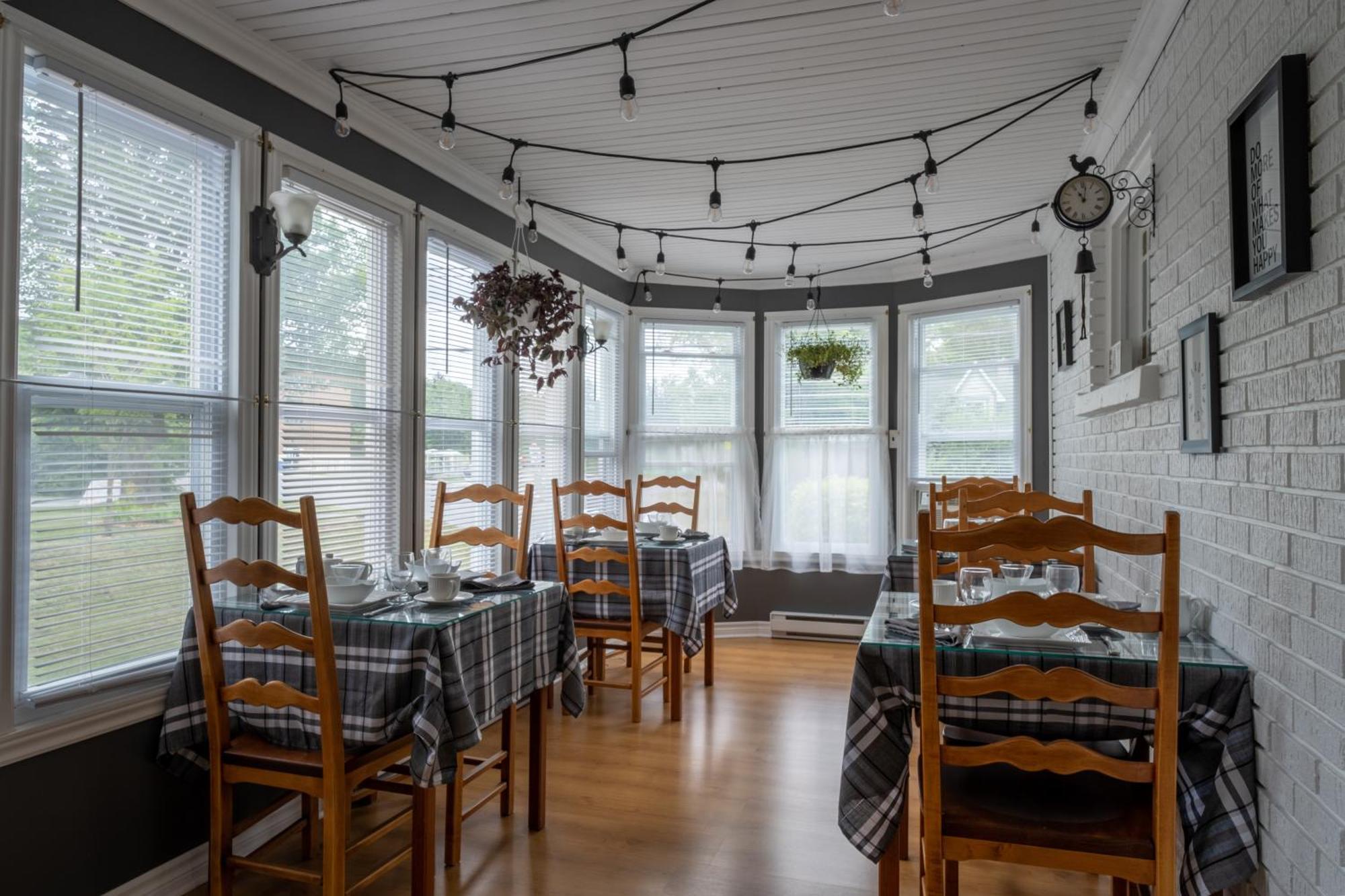 Bed and Breakfast Au Coq Du Bonheur Magog Exteriér fotografie